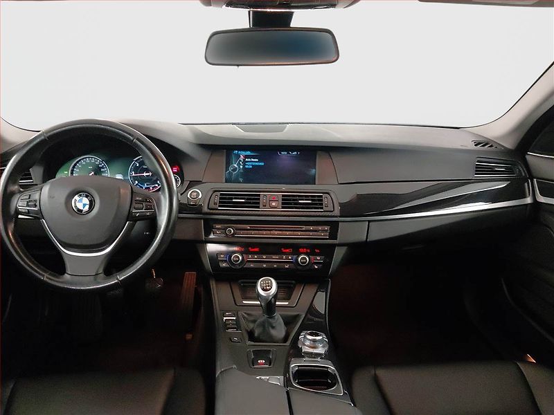 BMW Řada 5 (2013) 520d, Serv.kniha, Bi-Xenony - fotka 8 z 19