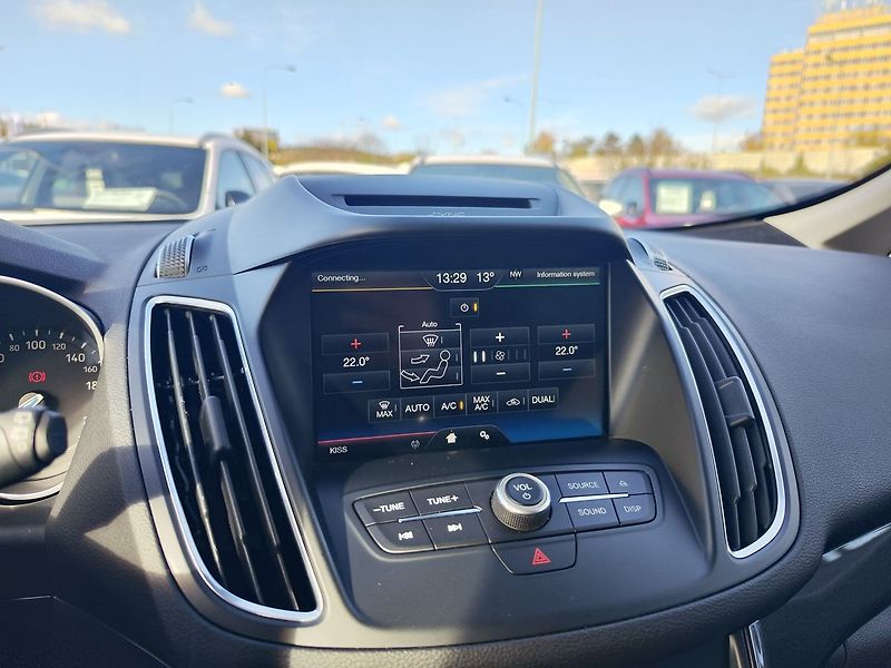 Ford C-MAX 1.5 EB/110kW  Titanium AT - fotka 16 z 27