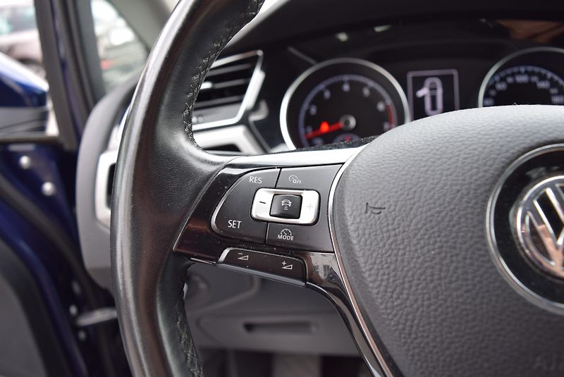 Volkswagen Touran (2018) 1.4TSI 110kw CLBMT 7MÍST NAVI - fotka 31 z 49