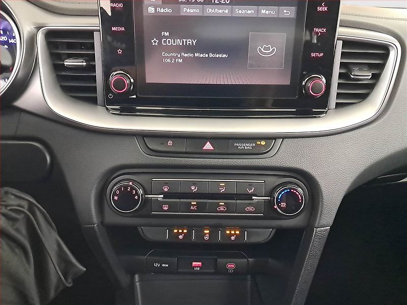 Kia Ceed (2023) 1.5 T-GDI, ČR,1.maj - fotka 12 z 19