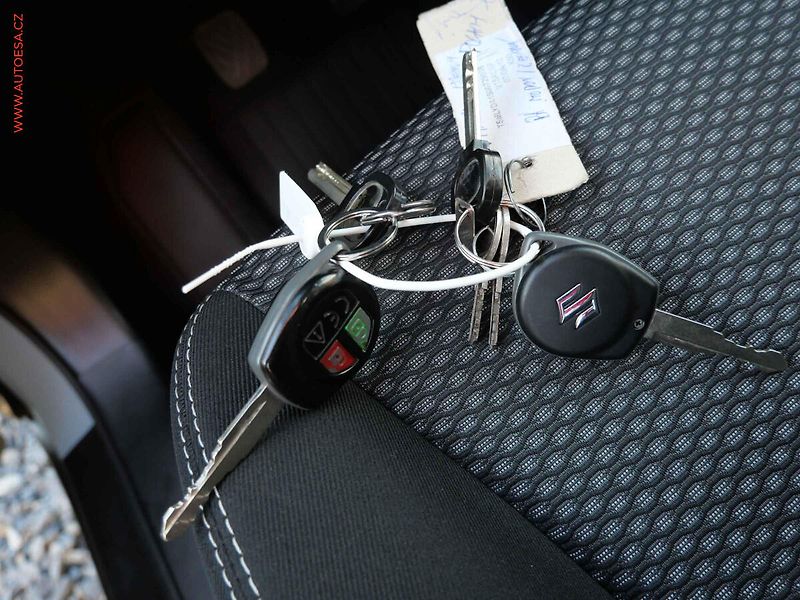 Suzuki Vitara (2019) 1.4i, 2.maj,ČR, AC, TZ, park - fotka 23 z 23