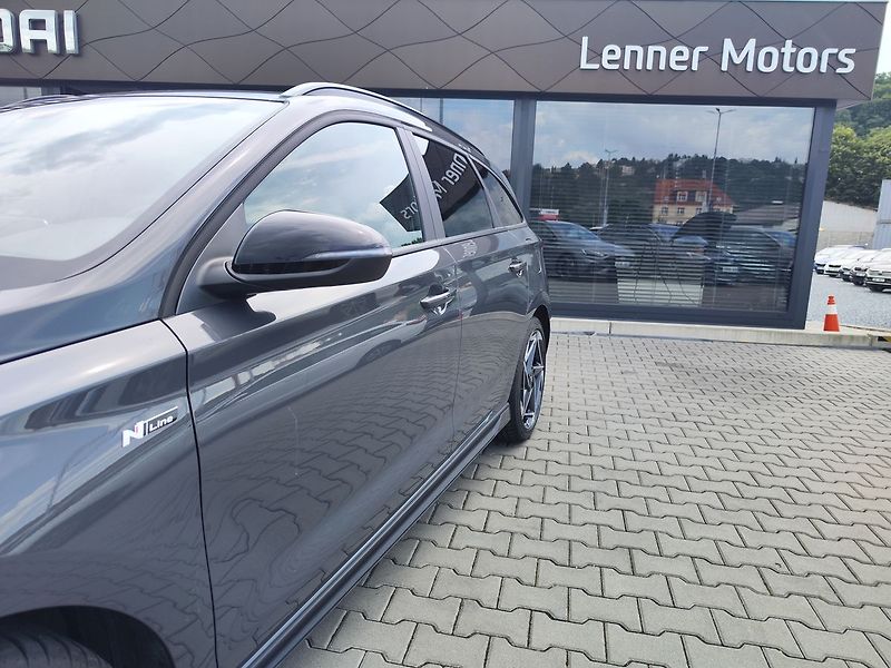 Hyundai i30 1.5 T-GDi/103kW N-Line DCT - fotka 11 z 31