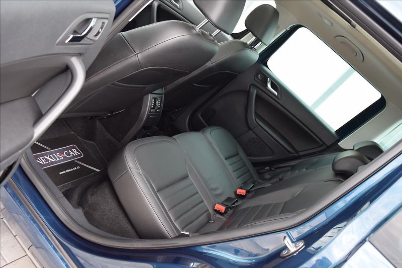 Škoda Yeti 1,4 TSI 92KW DSG XENONY VÝHŘEV - fotka 18 z 51