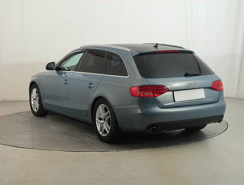 Audi A4 (2008) 3.0 TDI, 4X4, Navi, Xenony - fotka 4 z 13