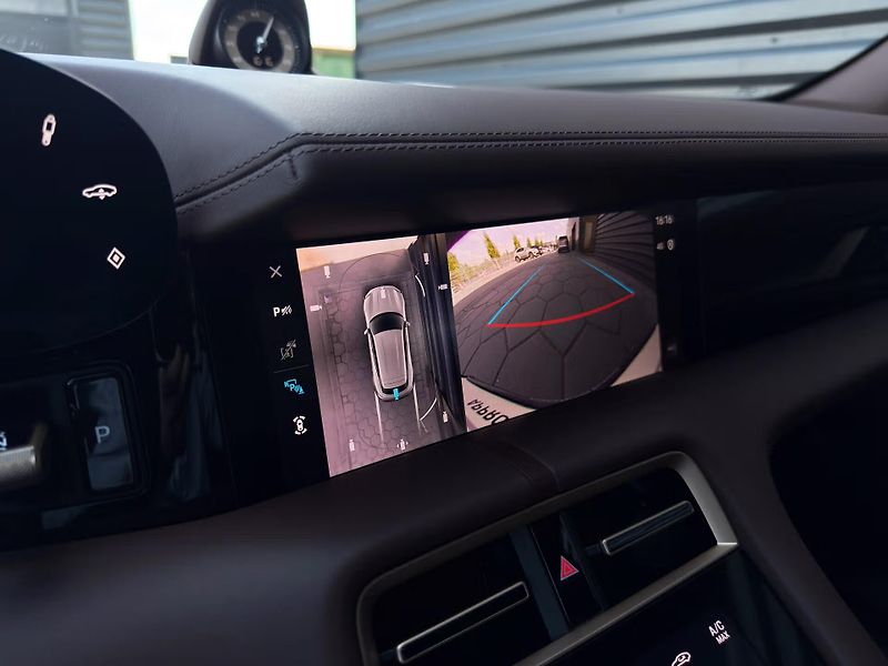 Porsche Taycan 4S Sport Turismo Chrono Pano - fotka 14 z 18
