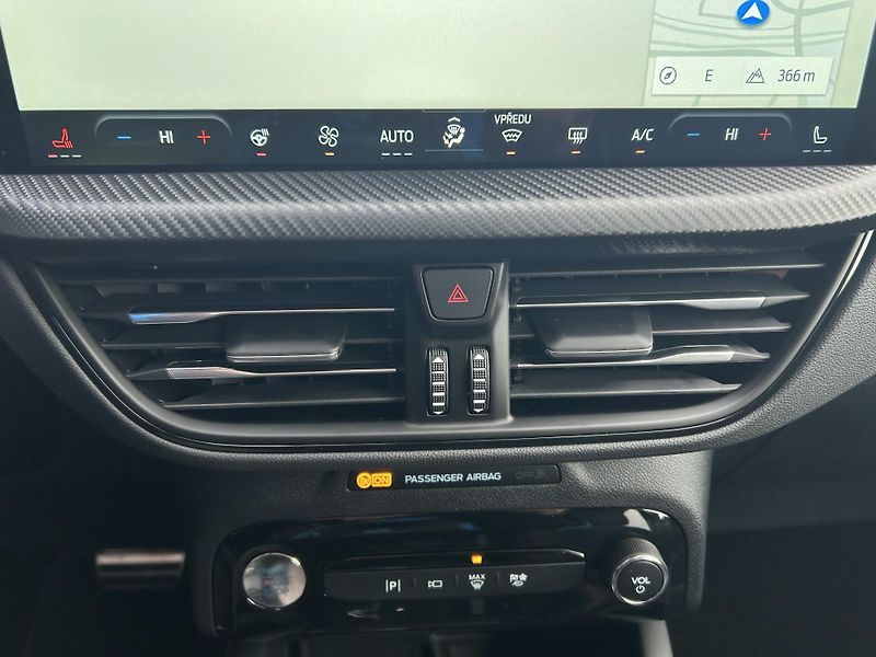 Ford Kuga 2.5Hybrid PHEV 134kW ST-Line X - fotka 35 z 37