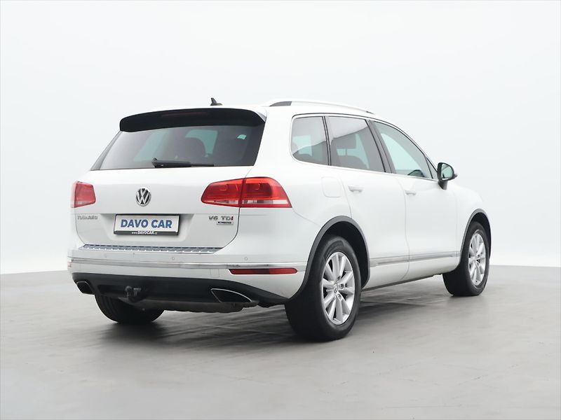 Volkswagen Touareg 3,0 TDI V6 193kW DSG 4M CZ - fotka 6 z 26