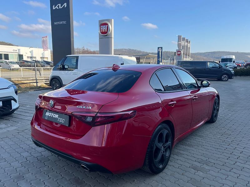 Alfa Romeo Giulia Super 2.2 JTdm Super 160k AT8 - fotka 3 z 10