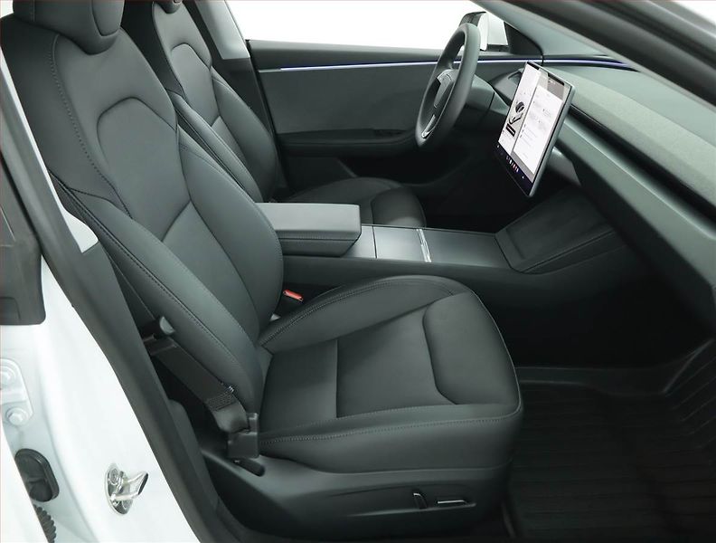 Tesla Model 3 (2023) Standard Range LFP, SoH 96% - fotka 9 z 22