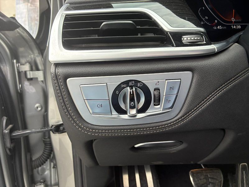 BMW Řada 7 (2020) 740i, 239KW, LONG, SOFT, H/K - fotka 26 z 44