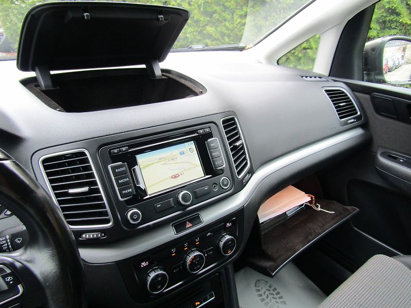 Volkswagen Sharan (2015) 2.0 TDI 100kW  CAR-PASS - fotka 32 z 40