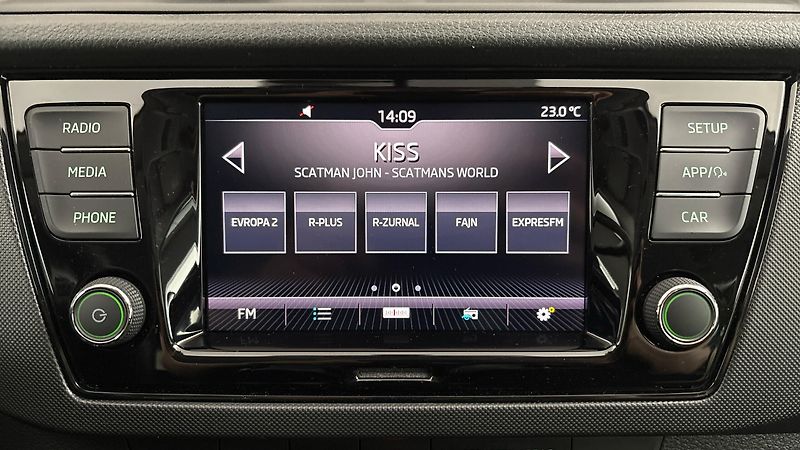 Škoda Fabia 1.0 TSI Ambition Combi - fotka 11 z 23