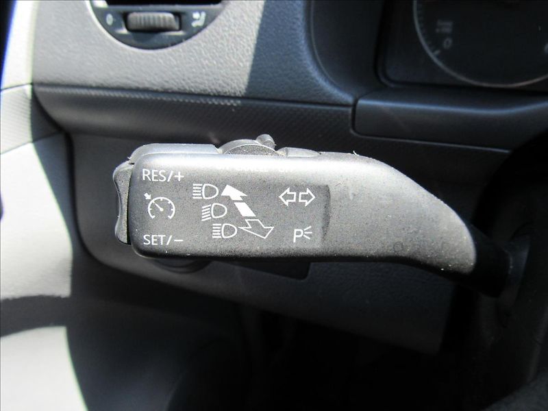 Volkswagen Caddy 1,9 TDi 77kW 5 míst - fotka 22 z 29