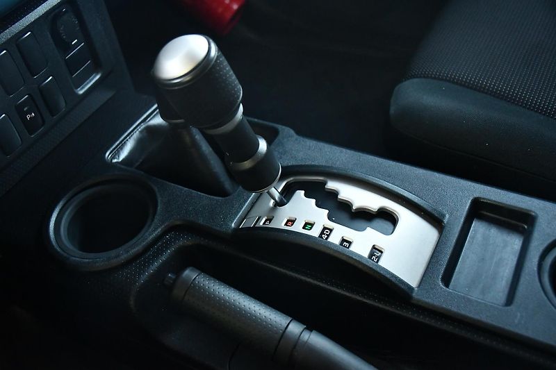 Toyota FJ Cruiser 4,0 VVT-i V6 AWD AT - fotka 33 z 50