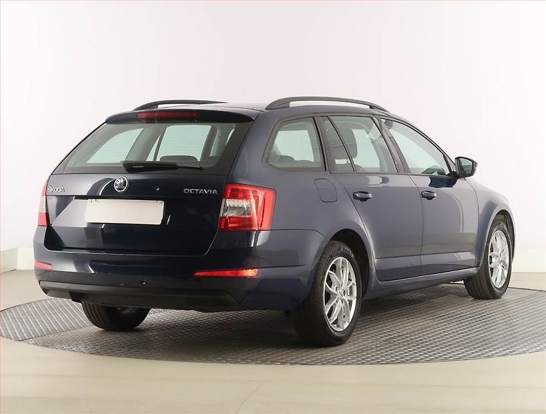 Škoda Octavia (2017) 1.6 TDI, Tempomat - fotka 5 z 17