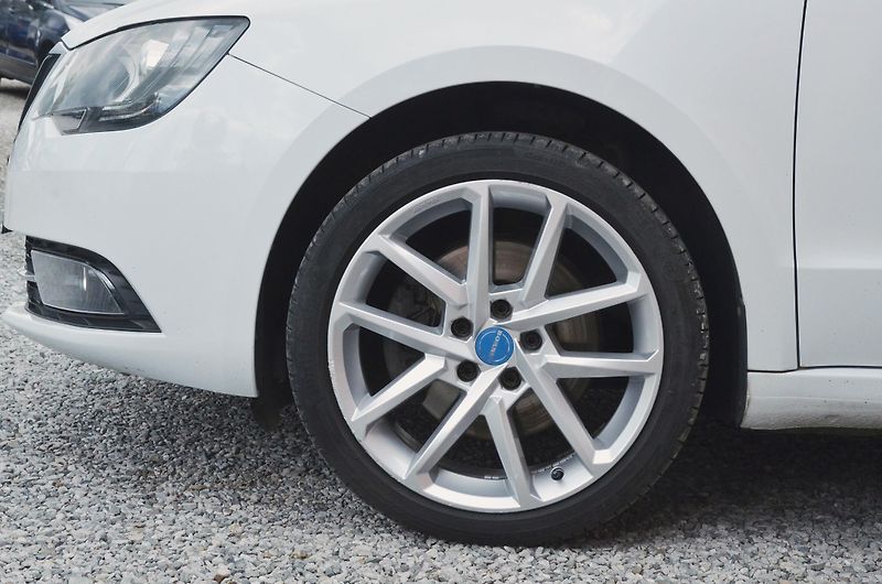 Škoda Superb (2015) 2.0 TDi DSG 4x4 WEBASTO /TAŽNÉ - fotka 8 z 38