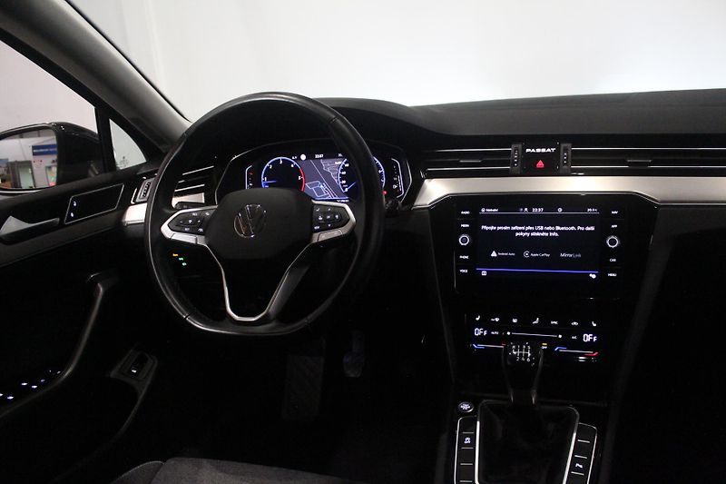 Volkswagen Passat Variant (2023) Manuál 110kW Matrix Tažné - fotka 27 z 29