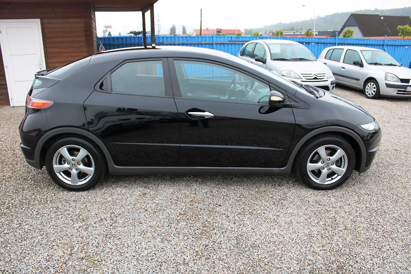Honda Civic (2007) 1,4i KLIMA EL.OKNA ALUKOLA - fotka 8 z 15