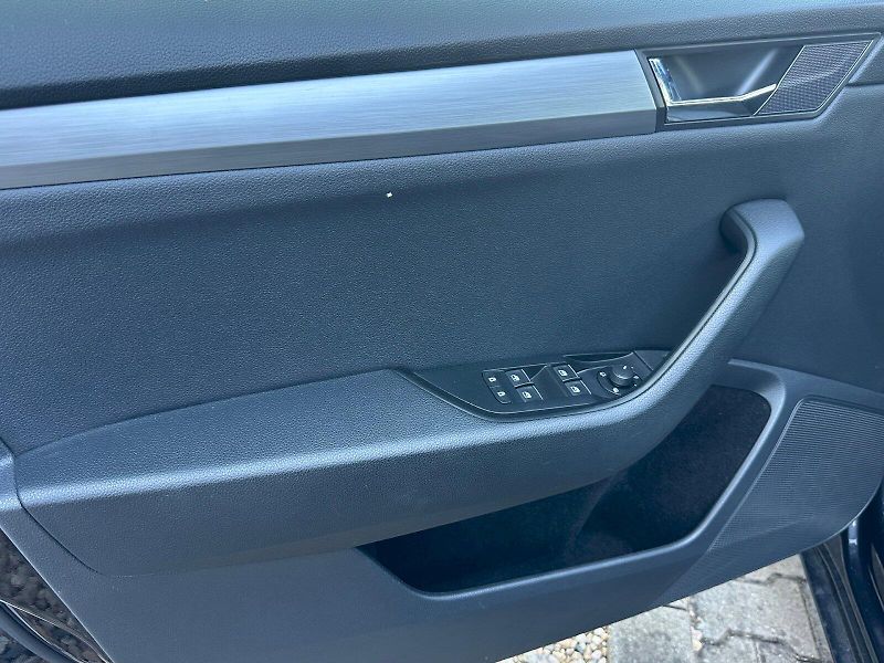 Škoda Superb (2018) Combi 2.0 TDI Style - fotka 28 z 33