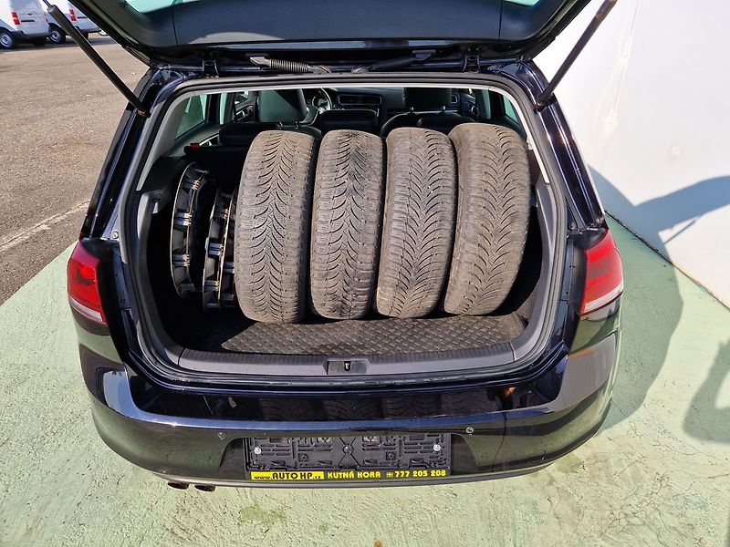 Volkswagen Golf 1.4TSI, 103kW, Navi, Aut.Klima - fotka 9 z 26