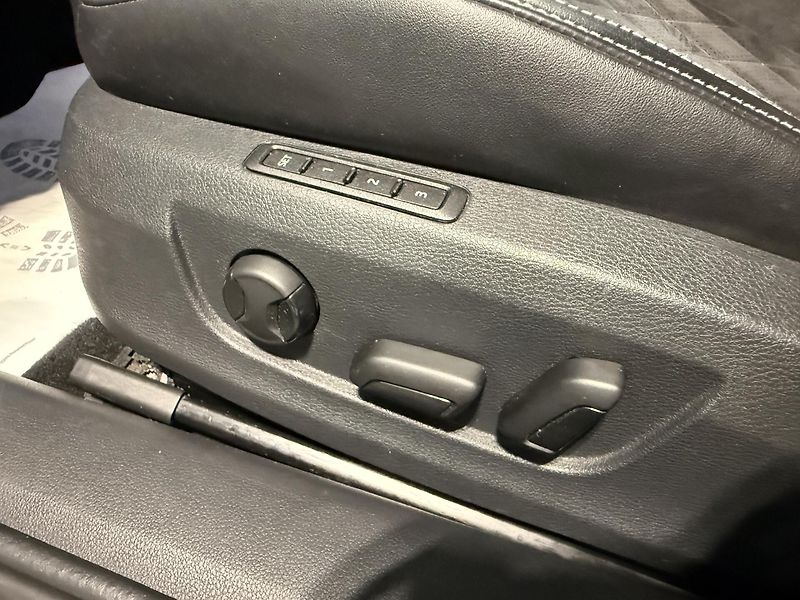 Škoda Superb 2.0 TDI 110kW SportLine Combi - fotka 12 z 14