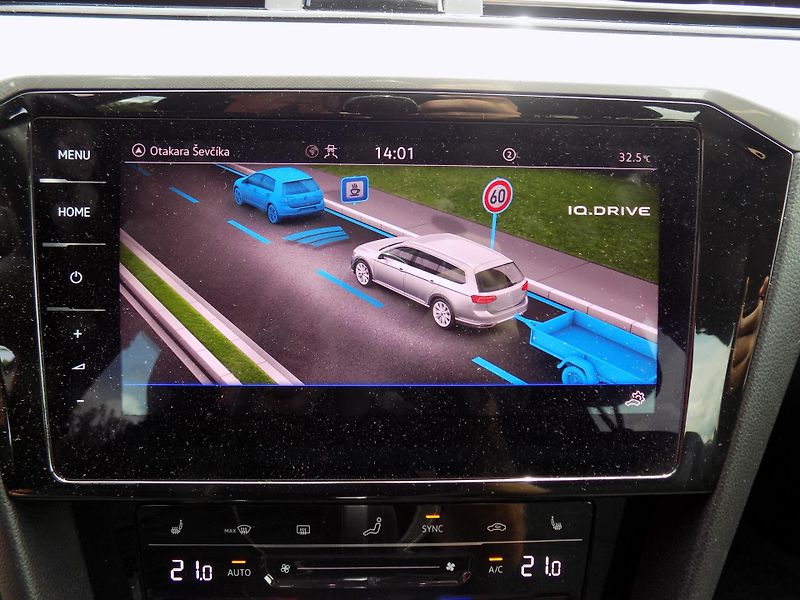 Volkswagen Passat 2,0 TDI 110 KW DSG VÝHŘEV LED - fotka 32 z 43