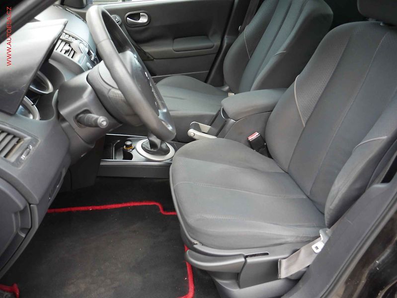 Renault Mégane (2003) 1.6 i, Panorama - fotka 9 z 16