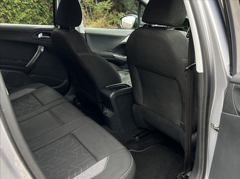 Peugeot 2008 1,6 HDi Active my16 - fotka 16 z 31