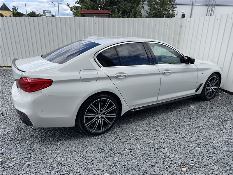 BMW Řada 5 3,0 530d xDrive Mpaket původČR - fotka 14 z 50