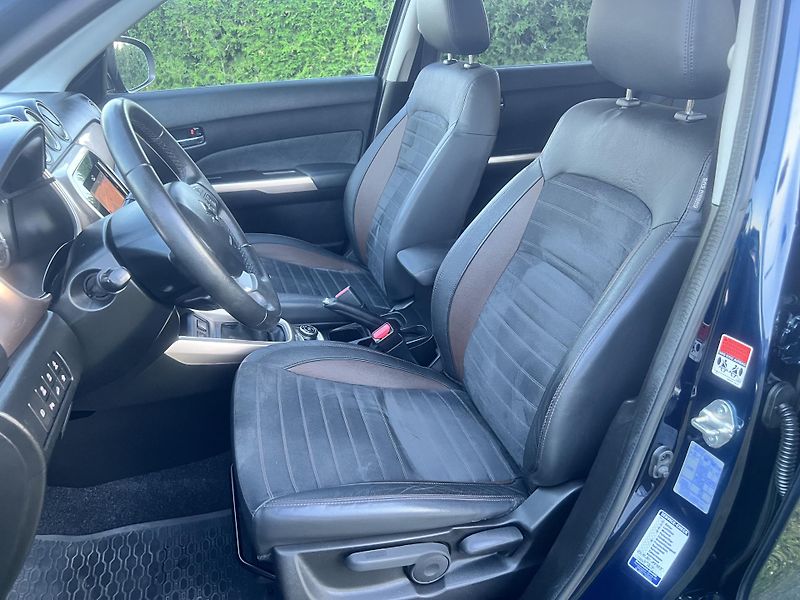Suzuki Vitara 1,6 88KW,4x4,NAVI,PANORAMA - fotka 13 z 47