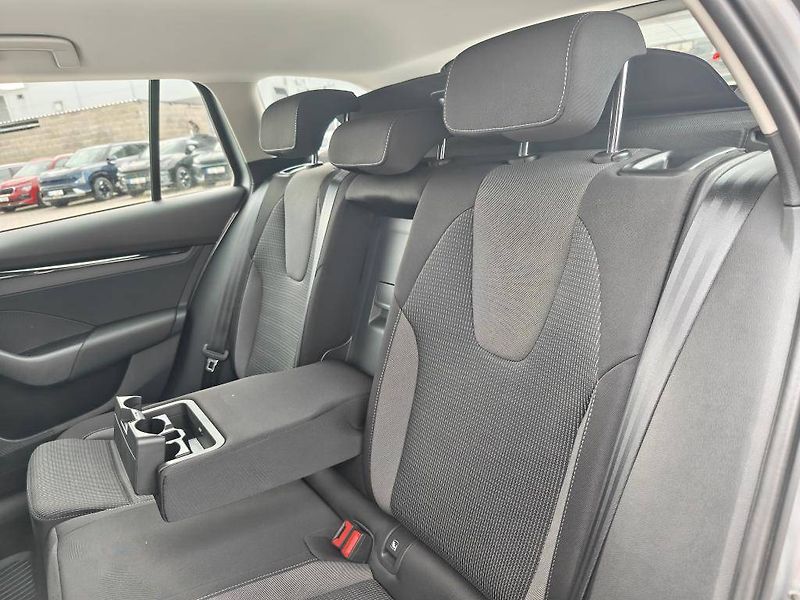 Škoda Octavia Ambition 6MP 2,0TDI - fotka 8 z 22