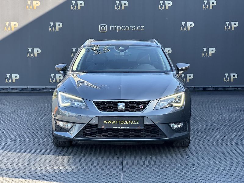 Seat Leon (2016) 1.4 TSi DSG FR, PANO, ACC      - fotka 2 z 47