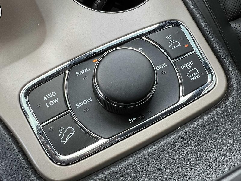 Jeep Grand Cherokee 3.0 CRD V6 SRT paket 184 kW - fotka 12 z 26