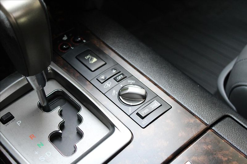 Toyota Land Cruiser 200 4.5 D-4D V8 / CZ - fotka 28 z 38