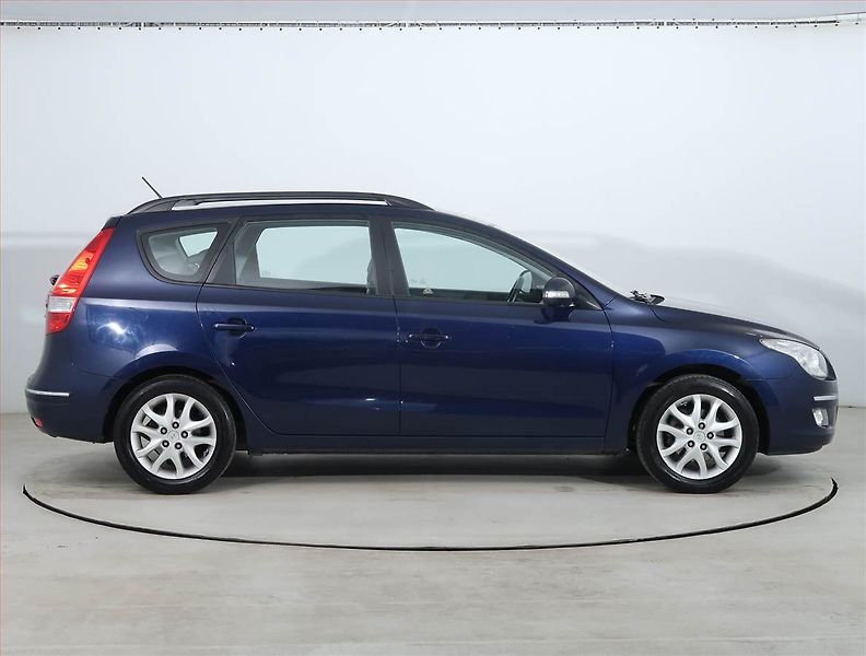 Hyundai i30 (2009) 1.6 CVVT, v provozu - fotka 6 z 18