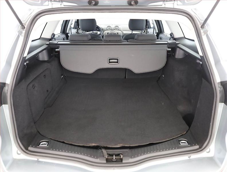 Ford Mondeo (2010) 2.0 TDCi, ČR,1.maj, Tempomat - fotka 16 z 17