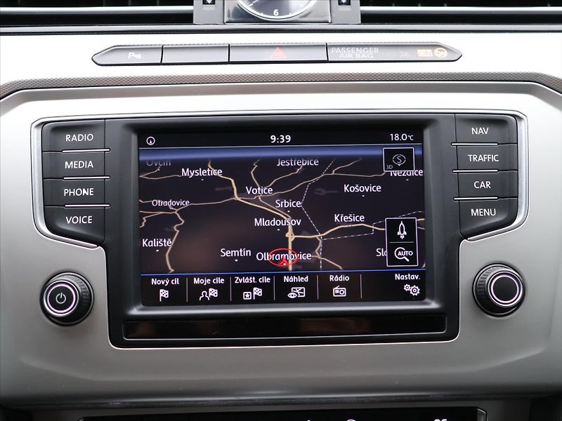 Volkswagen Passat 1.4 TSI 110kW LED DSG Tažné - fotka 19 z 29