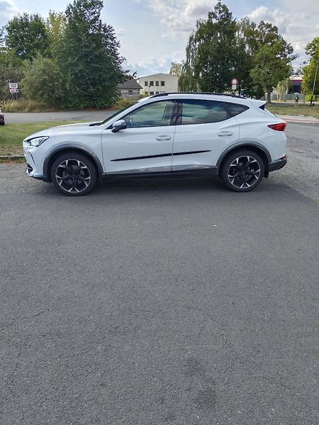 Cupra Formentor (2023) 140 kW,4x4 po servisu  - fotka 3 z 17