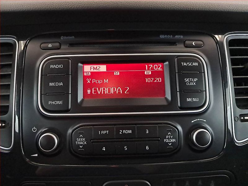 Kia Carens (2015) 2.0 GDI, Tempomat - fotka 13 z 16
