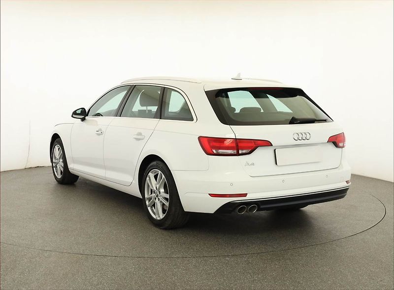 Audi A4 (2017) 2.0 TDI, Navi, Bi-Xenony - fotka 4 z 19