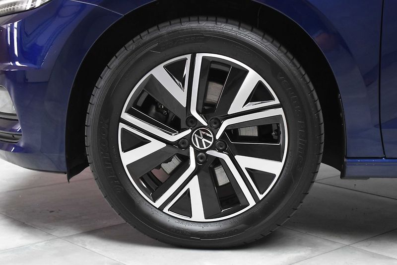 Volkswagen Touran 1.5 TSI TAŽNÉ*7.MÍST*DPH*ČR 1M - fotka 36 z 45