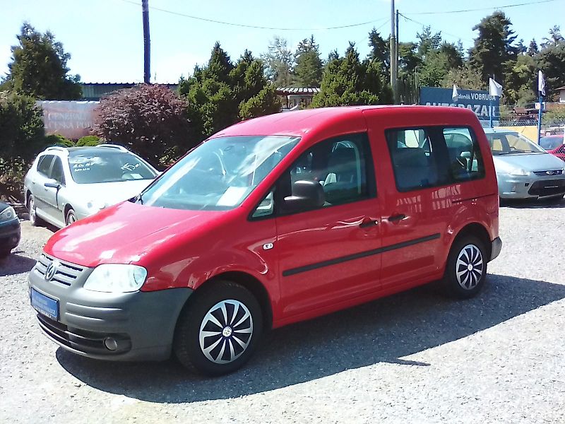 Volkswagen Caddy (2009) 1.4i 16V / LPG, 7.míst, závěs - fotka 10 z 38