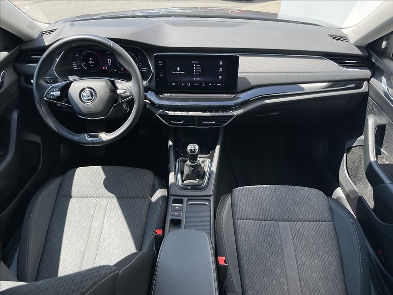 Škoda Octavia 2,0 TDI Style+ TZ+Canton+NAV - fotka 6 z 23