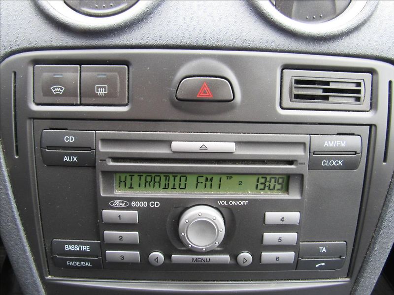 Ford Fusion 1,4 i 59KW 1.Majitel - fotka 16 z 28