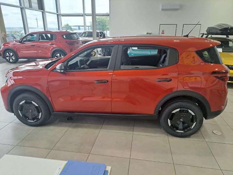 Opel Frontera (2026) Edition Hybrid 1.2 TURBO 145k - fotka 4 z 14