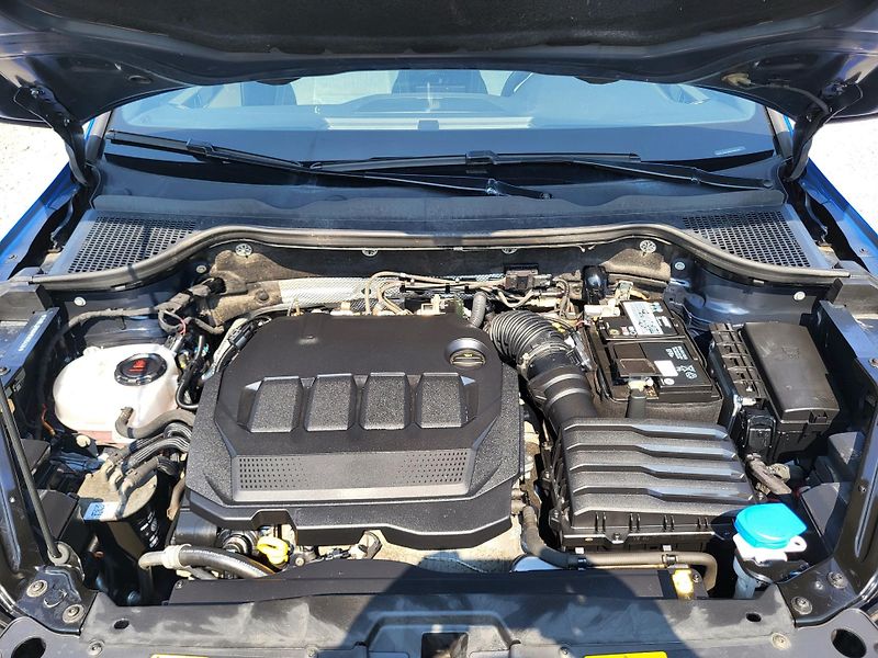 Škoda Karoq 2.0 TDi 110kW DSG 4x4 STYLE - fotka 33 z 48