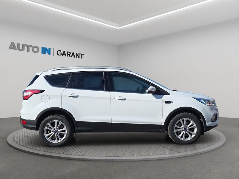 Ford Kuga (2019) 2.0 TDCi 4x4 110kW A/T, Prav. - fotka 4 z 24