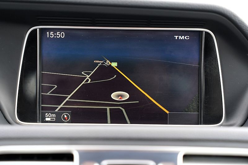 Mercedes-Benz Třídy E 200 CGI/cabrio/Avangarde/kůže - fotka 37 z 44