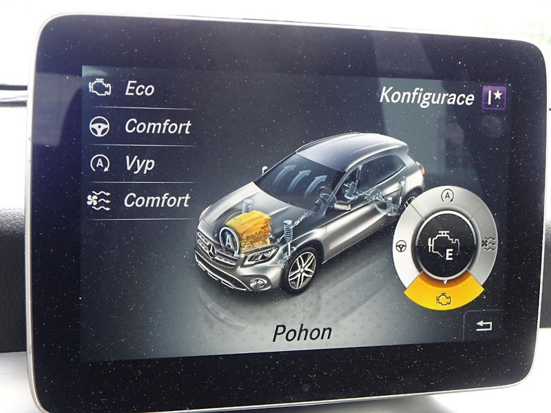 Mercedes-Benz GLA 200 CDI AMG Paket LED SERVIS - fotka 29 z 34