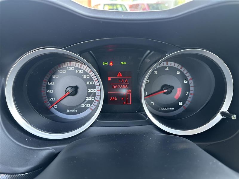 Mitsubishi Lancer 1,8 tažné - fotka 15 z 22